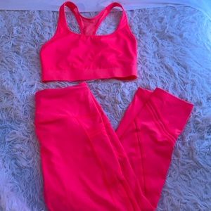 Hot pink VS workout set